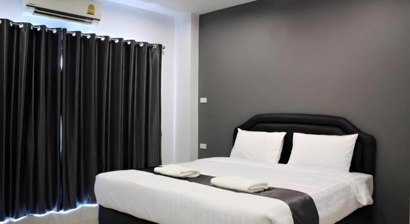 The Bed Hotel Phitsanulok Esterno foto