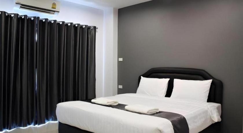 The Bed Hotel Phitsanulok Esterno foto