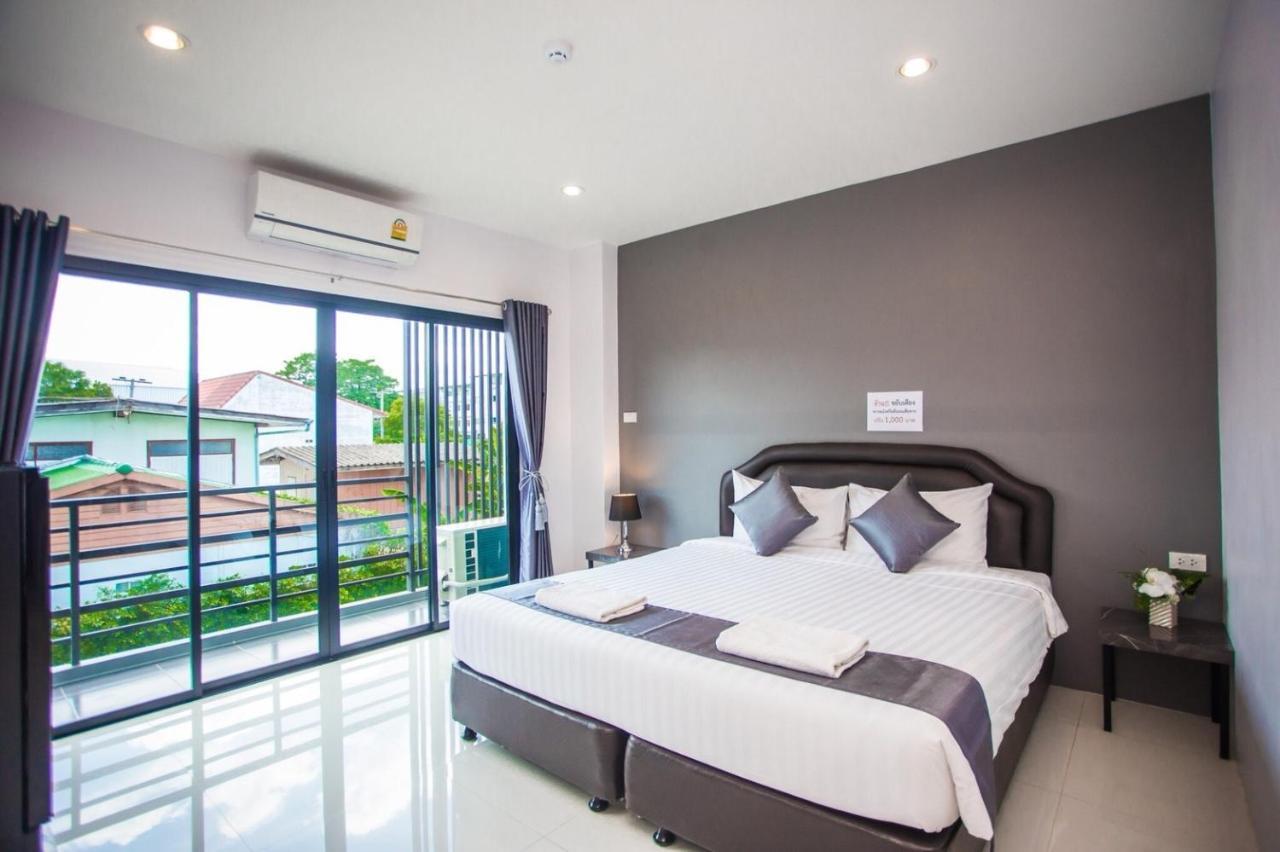 The Bed Hotel Phitsanulok Esterno foto